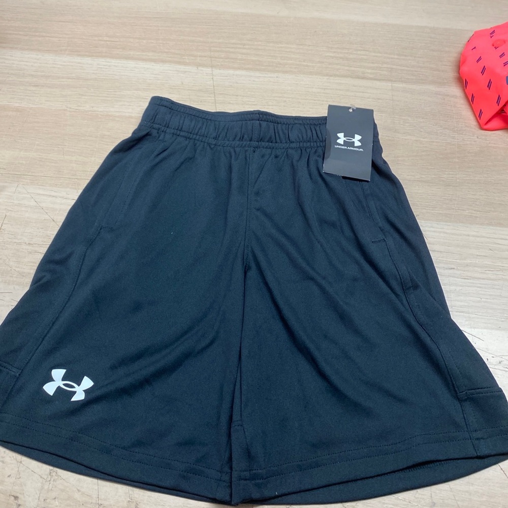 Under Armour Boys Velocity Shorts, Black, Youth XS